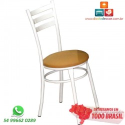 Cadeira DO424 Branca com Assento em Corino Bege | Cozinha e Área Gourmet