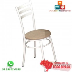 Cadeira DO 424 branca com assento em corino bege mesclado marrom estilo linho.
